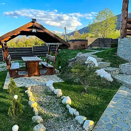 Hill Hotel *